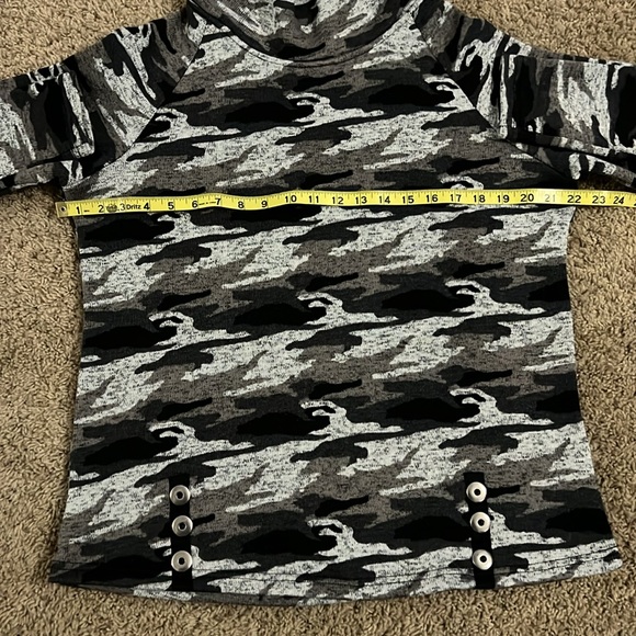 Wooly bully wear camouflage, size large - Picture 5 of 6